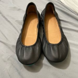 EUC size 10 Matte Black Tieks